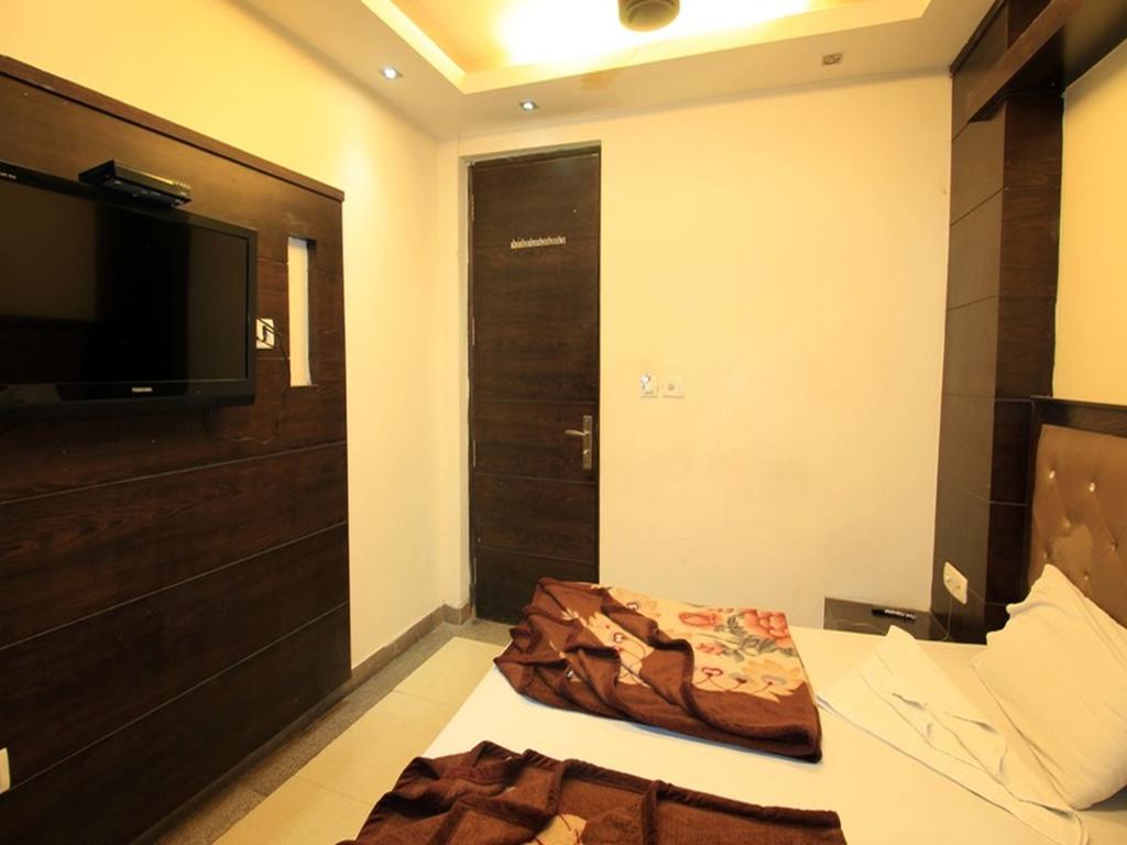 Adb Rooms Hotel Chander Palace Neu-Delhi Zimmer foto